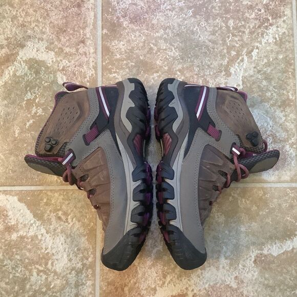 Keen women’s Targhee 3 Mid height waterproof hiking boot size 6 - Picture 7 of 16